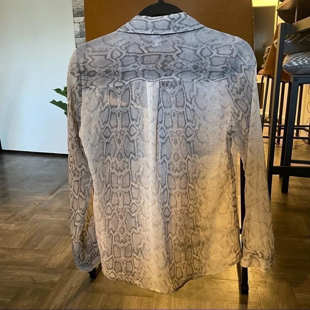old navy snake print semisheer button up blouse - Picture 10 of 11
